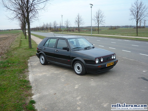 http://www.volksforum.com/albums/files/1/9/4/3/7/GolfGTI16v1.jpg