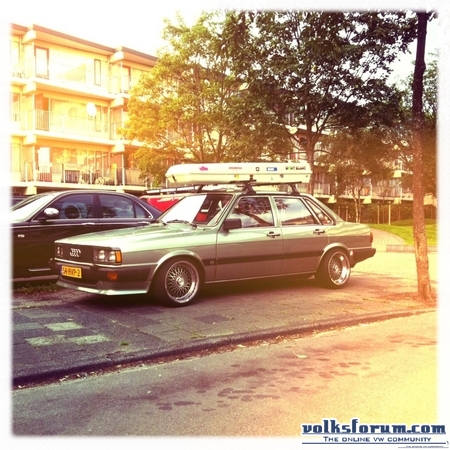 Audi 80 op weg naar Lowlands 2011