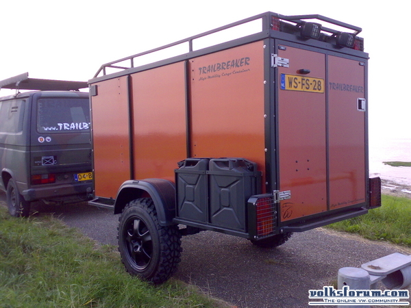 scape syncro trailer en camo bus