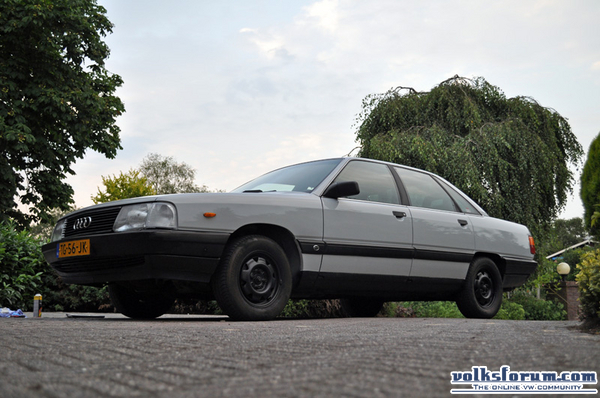 Audi 100 2.3E