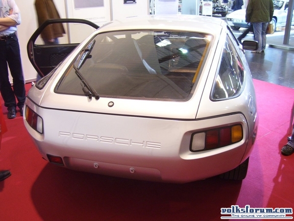 Porsche 928