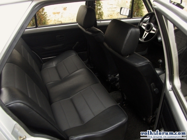 VW Golf GLD 1978 interior