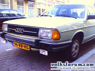 Audi_100_5S_cd_groen_vorne