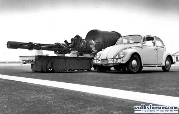 800px-GAU-8_meets_VW_Type_1